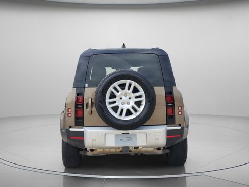 Certified 2025 Land Rover Defender 110 S AWD/4WD image 4
