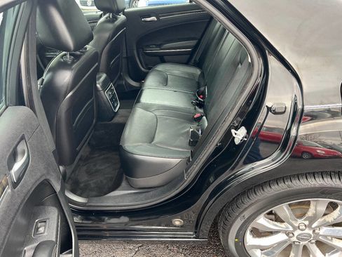 Used 2015 Chrysler 300 C image 21