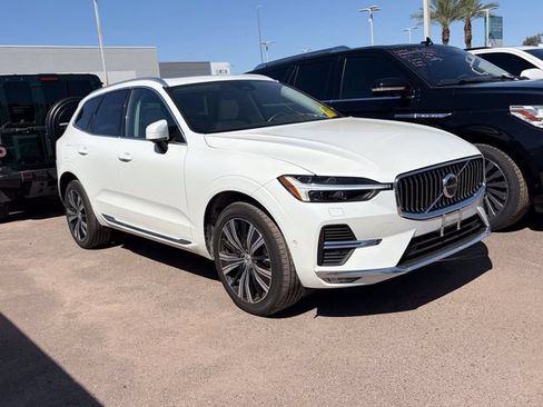 Used 2023 Volvo XC60 B5 Plus w/ Protection Package Premier FWD image 3
