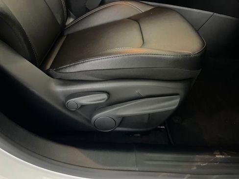 Used 2025 Jeep Compass Limited image 60