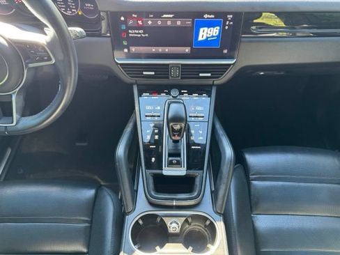 Used 2023 Porsche Cayenne AWD/4WD image 27