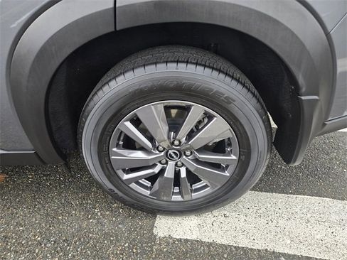 Used 2022 Nissan Pathfinder SV image 12