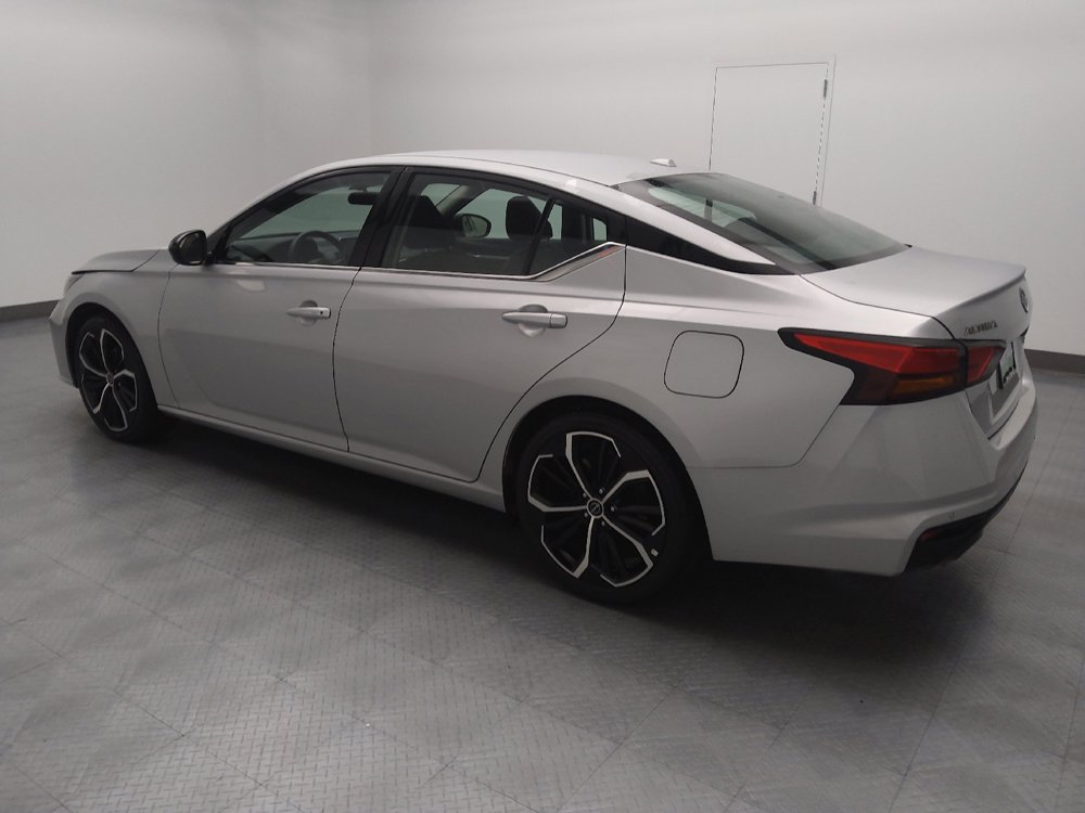 Used 2025 Nissan Altima 2.5 SR FWD image 3