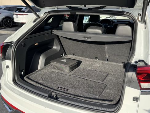 Used 2023 Volkswagen Atlas Cross Sport SE w/ Black Wheel Package image 37