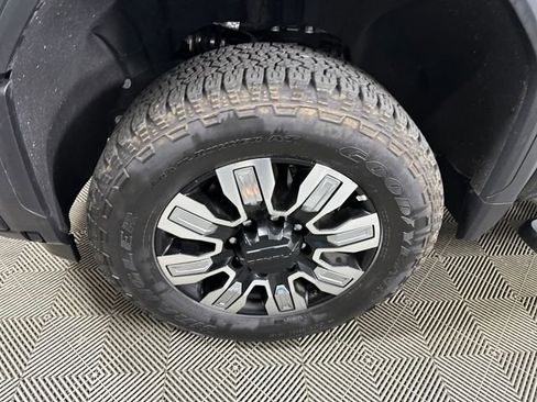 New 2025 GMC Sierra 2500 Denali w/ Denali Reserve Package image 10