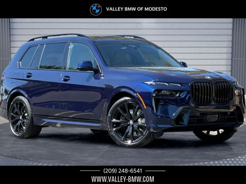 Certified 2025 BMW X7 xDrive40i w/ M Sport Package image 1