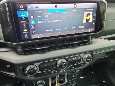 Used 2024 Jeep Wrangler Unlimited Rubicon 4xe AWD/4WD image 26