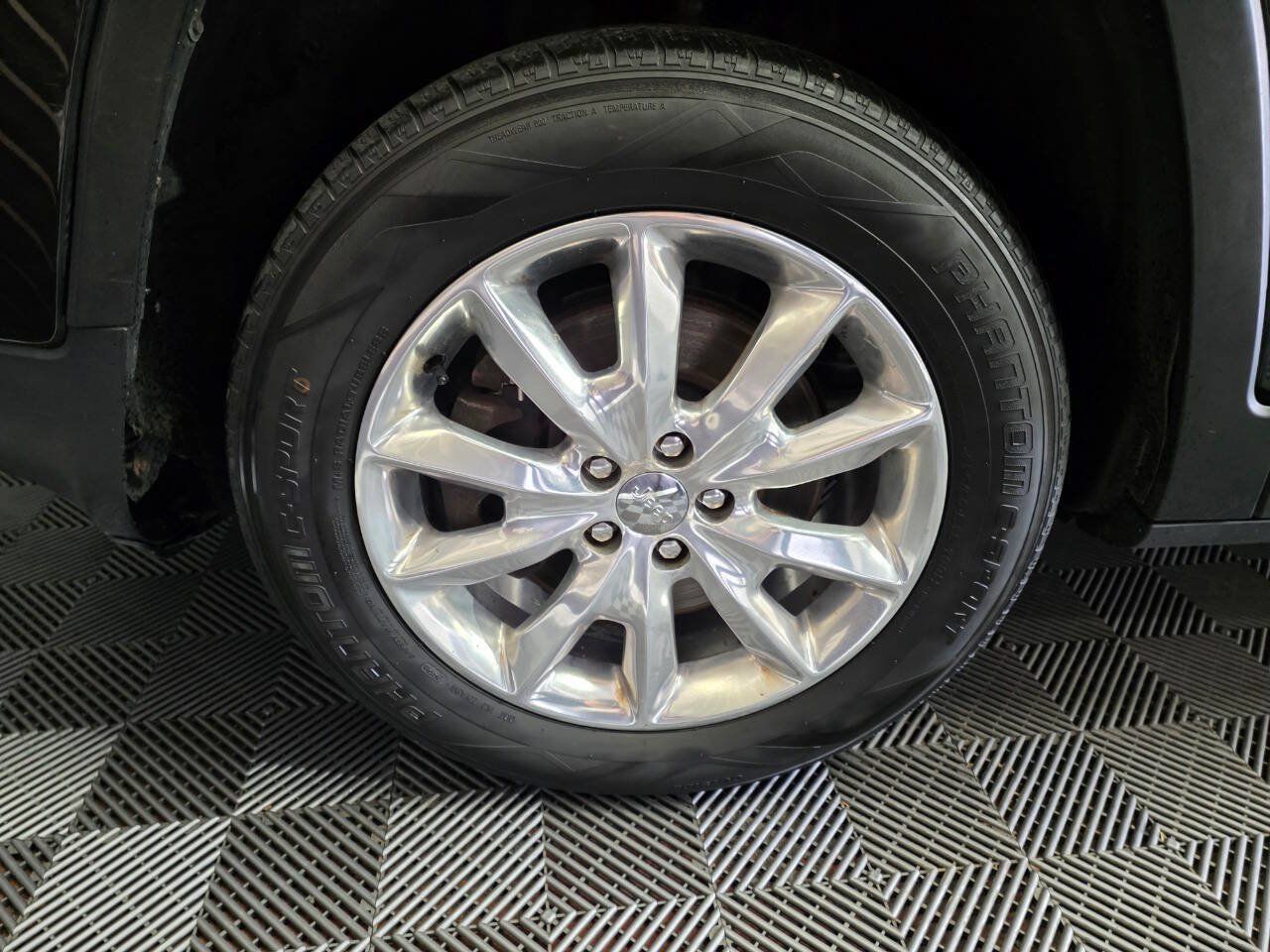 Used 2016 Jeep Cherokee Limited AWD/4WD image 33
