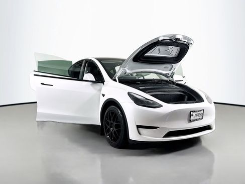 Used 2025 Tesla Model Y Long Range AWD/4WD image 30