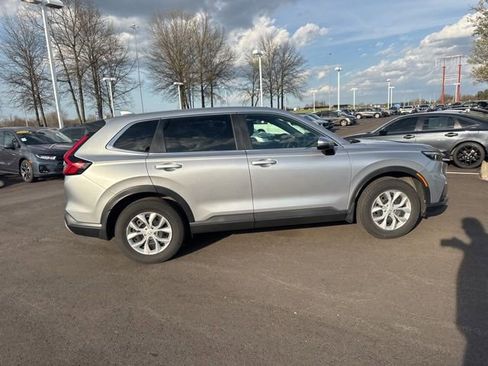 Used 2025 Honda CR-V LX image 8