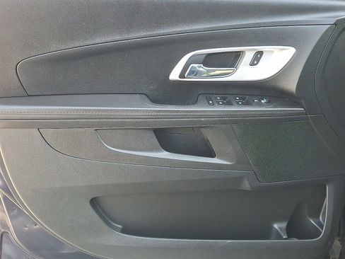 Used 2017 Chevrolet Equinox LS AWD/4WD image 12