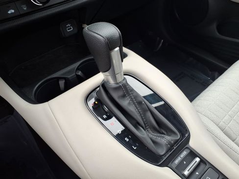 Certified 2023 Honda HR-V LX image 11