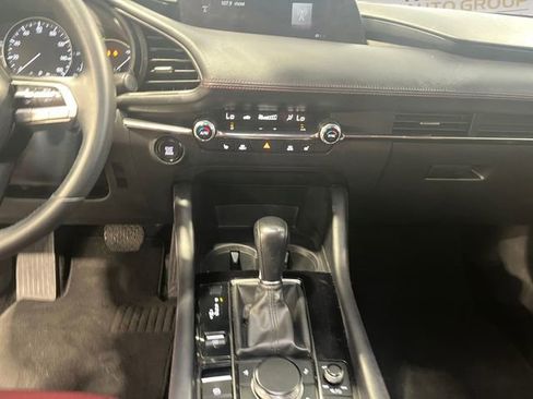 Used 2022 MAZDA MAZDA3 s image 11