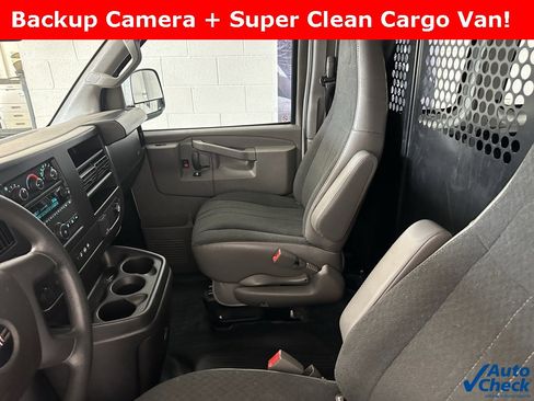 Used 2023 GMC Savana 2500 w/ Driver Convenience Package image 13