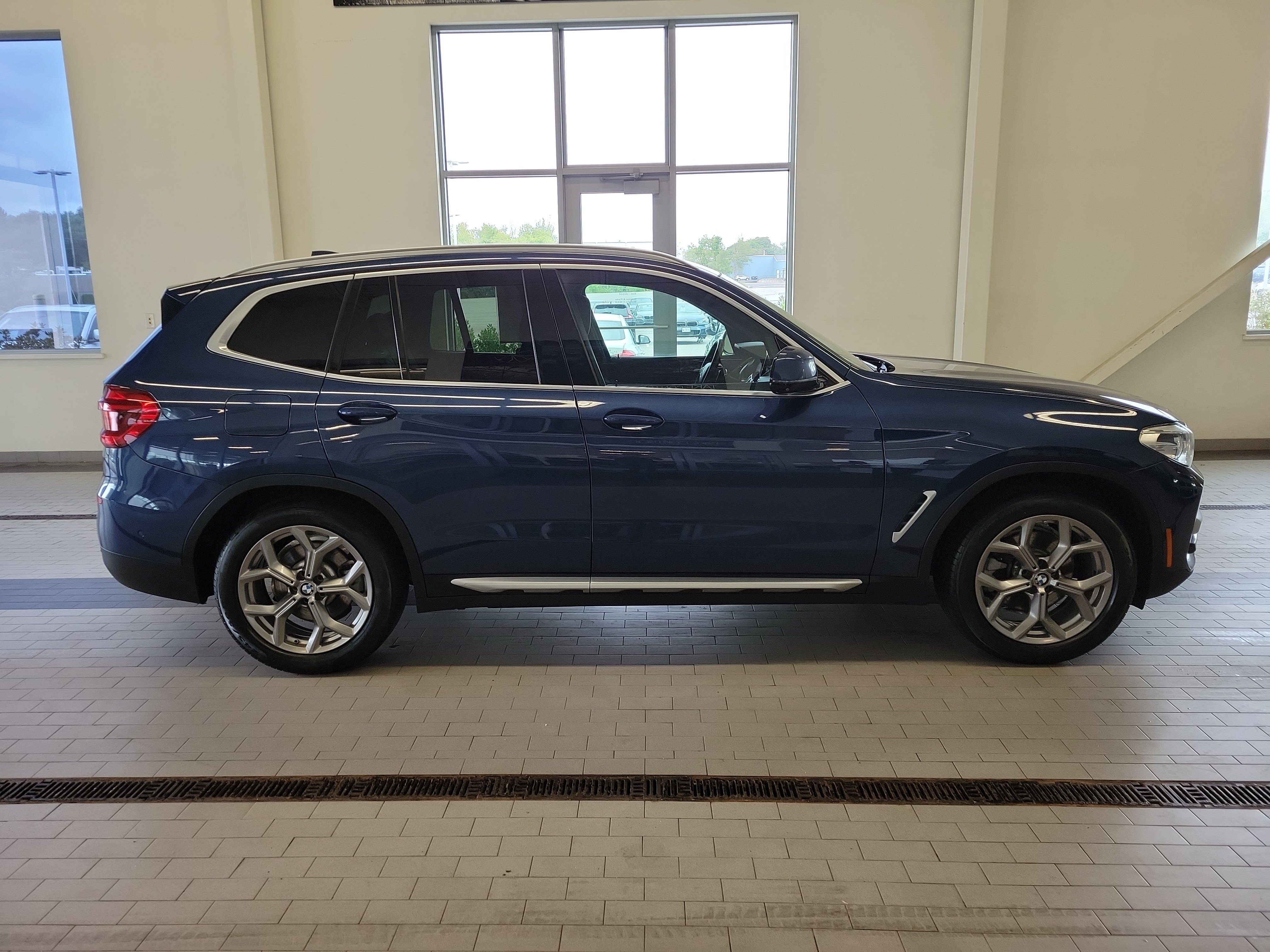 Used 2021 BMW X3 xDrive30i w/ Premium Package AWD/4WD image 4