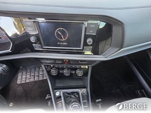 Used 2021 Volkswagen Jetta R-Line image 19