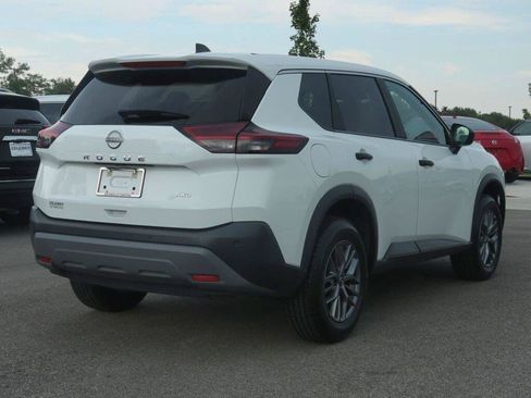 Used 2023 Nissan Rogue S AWD/4WD image 9