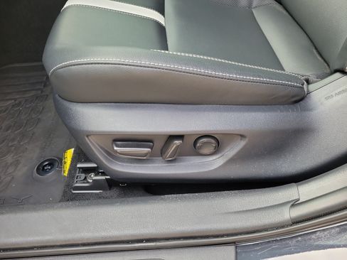 Used 2026 Toyota Camry SE FWD image 10