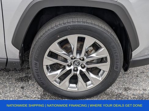 Used 2021 Toyota RAV4 XLE Premium image 15