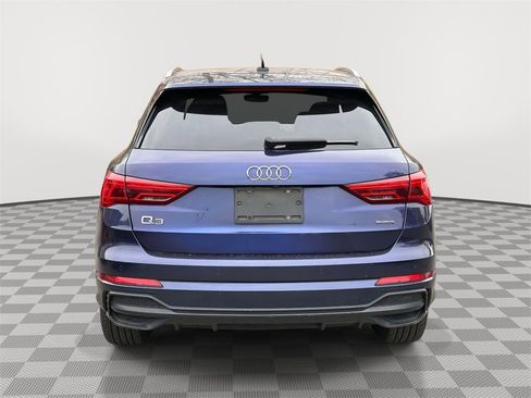 Used 2021 Audi Q3 2.0T Premium w/ Convenience Package image 4