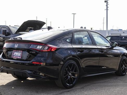 Used 2023 Honda Civic Sport image 5