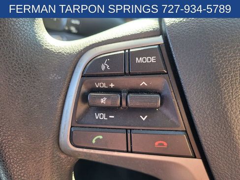 Used 2017 Hyundai Elantra SE image 31