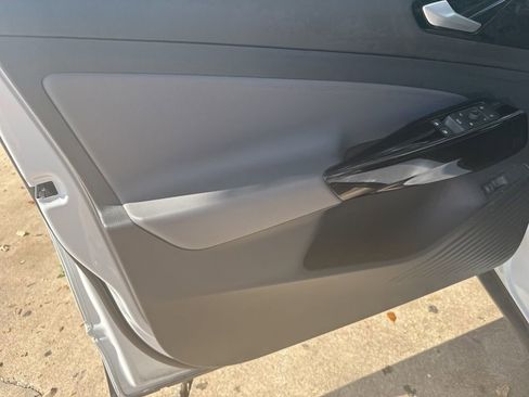 Used 2021 Volkswagen ID.4 Pro S image 8