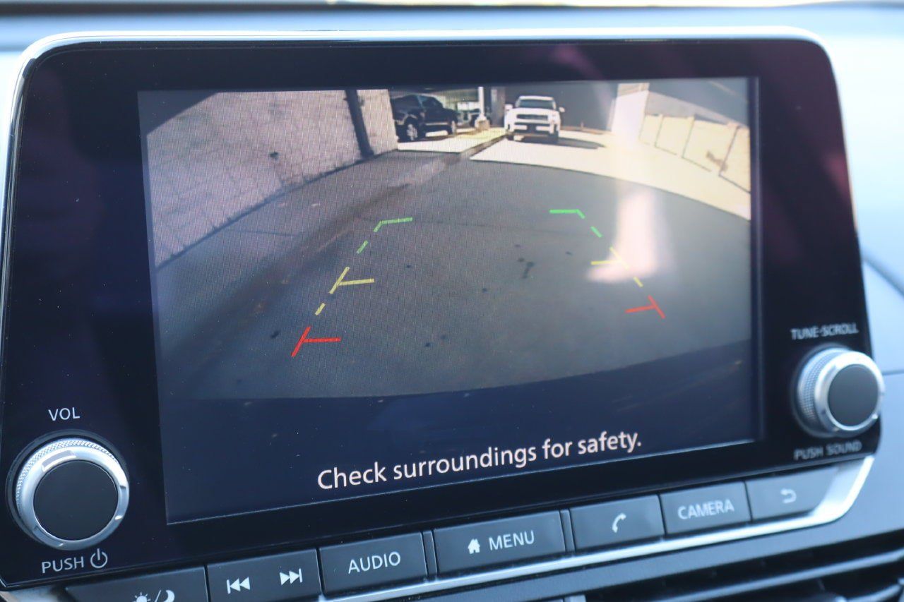 Used 2025 Nissan Altima 2.5 SV FWD image 7