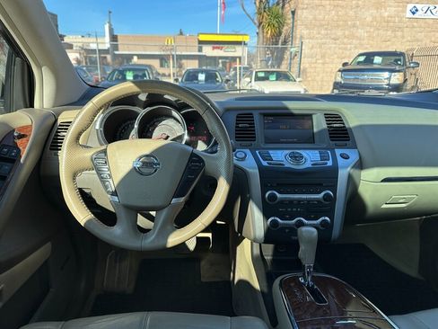 Used 2010 Nissan Murano LE w/ Navigation Pkg image 17