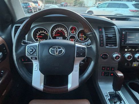 Used 2015 Toyota Sequoia Platinum image 30