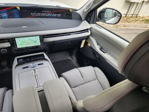 New 2026 Lincoln Navigator L Reserve w/ Jet Appearance Package AWD/4WD image 10
