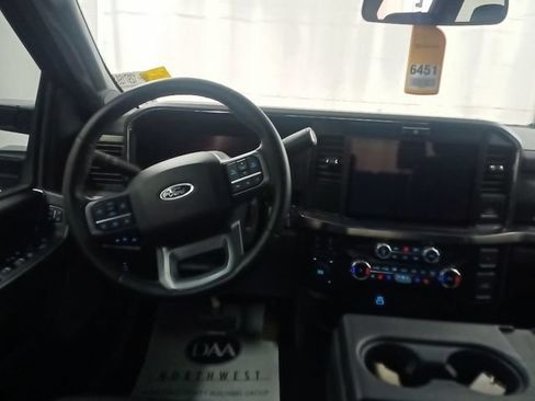 Used 2025 Ford F450 Lariat AWD/4WD image 10