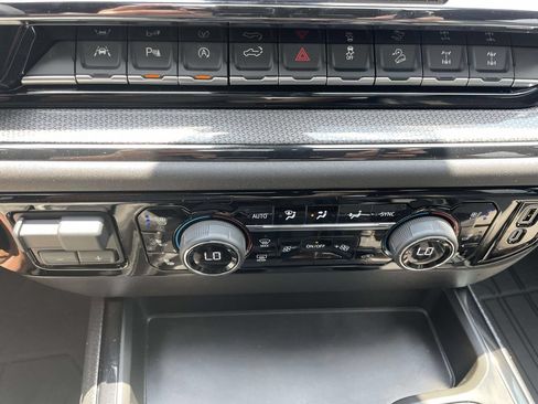 Used 2025 Chevrolet Silverado 1500 ZR2 w/ Technology Package AWD/4WD image 27