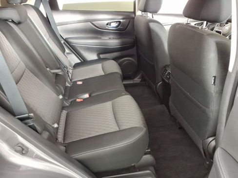 Used 2019 Nissan Rogue SV FWD image 12