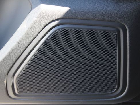 New 2025 Porsche Macan image 14