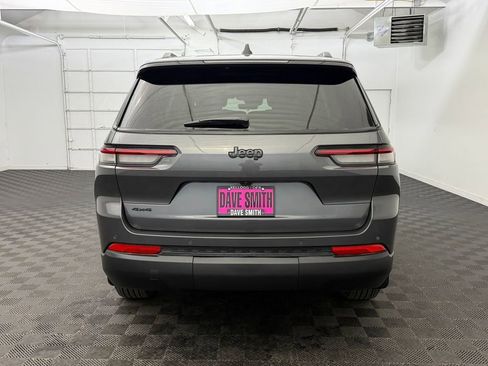 Used 2025 Jeep Grand Cherokee L Altitude image 10