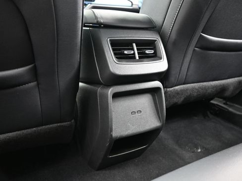 Used 2025 Chevrolet Equinox EV LT w/ Convenience Package image 16