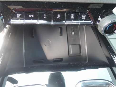 New 2025 Chevrolet Silverado EV LT image 19