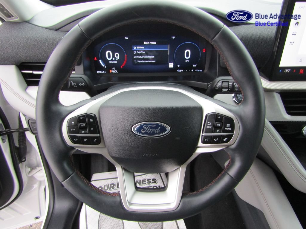 Used 2025 Ford Explorer Active AWD/4WD image 15