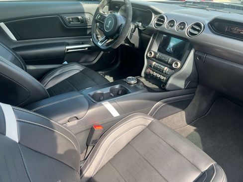 Used 2022 Ford Mustang Shelby GT500 w/ Technology Package RWD image 9