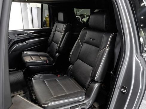 Used 2021 Cadillac Escalade ESV Premium Luxury AWD/4WD image 40