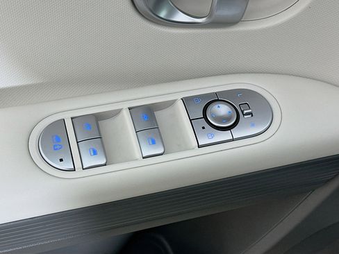 Used 2024 Hyundai Ioniq 5 SE image 15