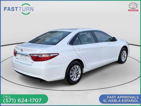 Used 2015 Toyota Camry LE image 12