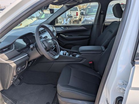 New 2026 Jeep Grand Cherokee Laredo X AWD/4WD image 11
