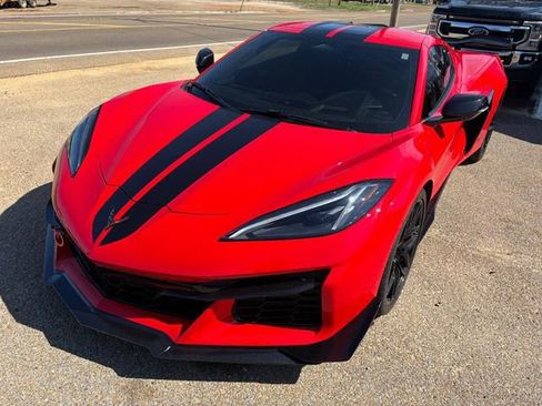 Used 2024 Chevrolet Corvette Z06 w/ Z07 Performance Package RWD image 1