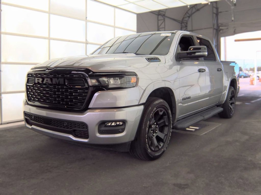 Used 2025 RAM 1500 Big Horn AWD/4WD image 3