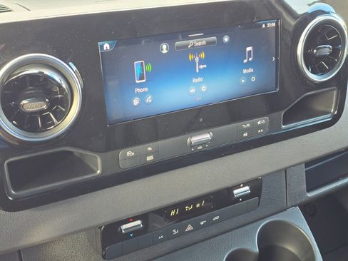 New 2025 Mercedes-Benz Sprinter 2500 image 24