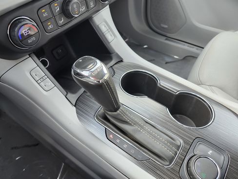 Used 2019 GMC Acadia SLT FWD image 35