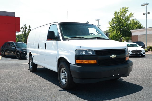 Used 2021 Chevrolet Express 2500 RWD image 3