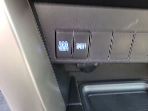 Used 2015 Toyota RAV4 XLE image 21